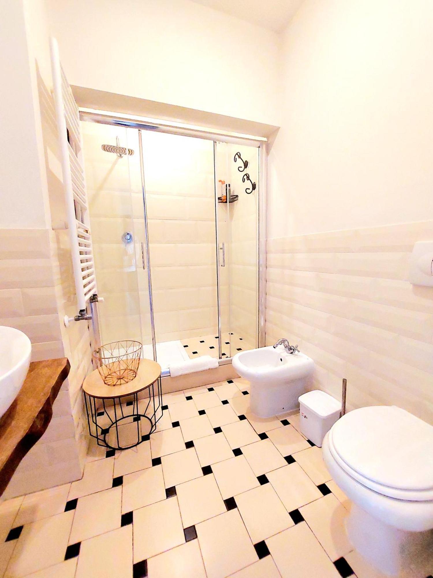 Vanity Apartment - 4 Bedrooms With 4 Bathrooms - Ac & Wifi Róma Kültér fotó